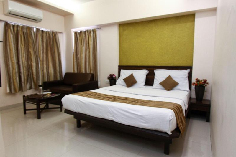 Photo of Hotel Sunny International, 3-star hotel in Mahabaleshwar (and vicinity)