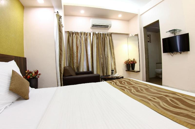 Photo of Hotel Sunny International, 3-star hotel in Mahabaleshwar (and vicinity)