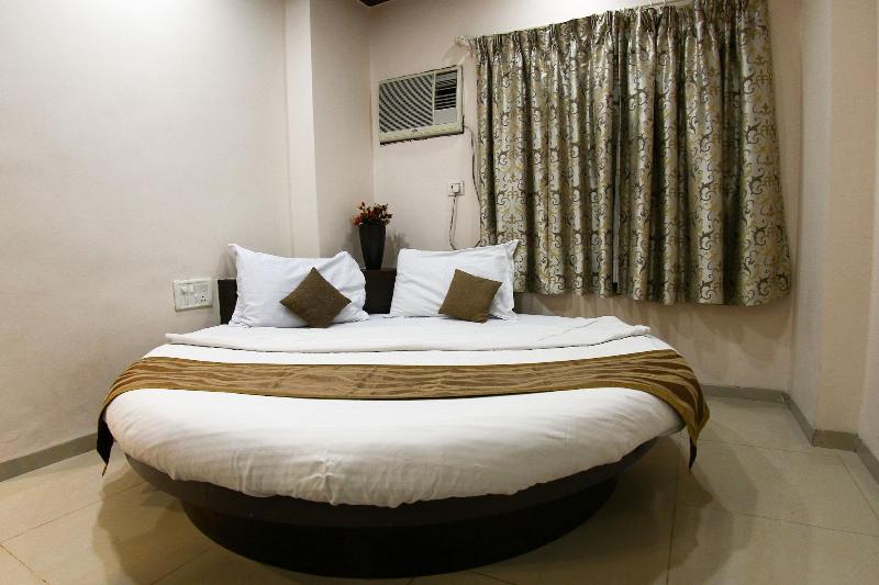 Photo of Hotel Sunny International, 3-star hotel in Mahabaleshwar (and vicinity)