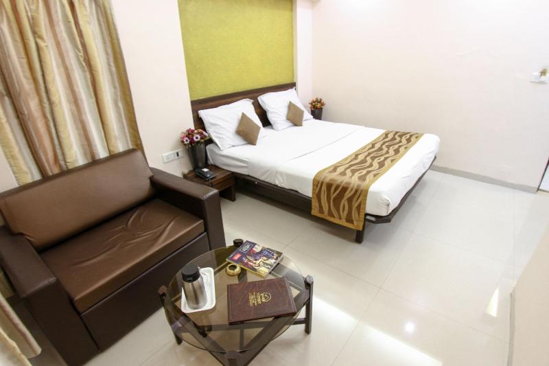 Photo of Hotel Sunny International, 3-star hotel in Mahabaleshwar (and vicinity)
