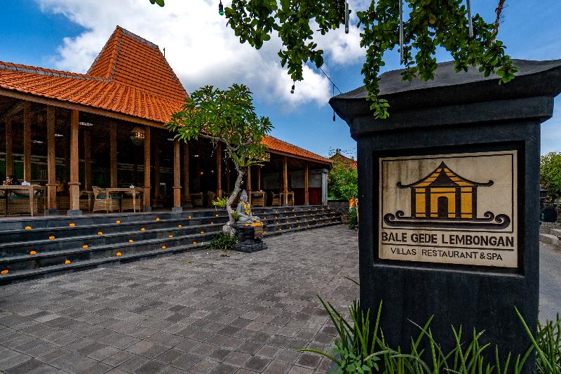 Bale Gede Lembongan, Singapore