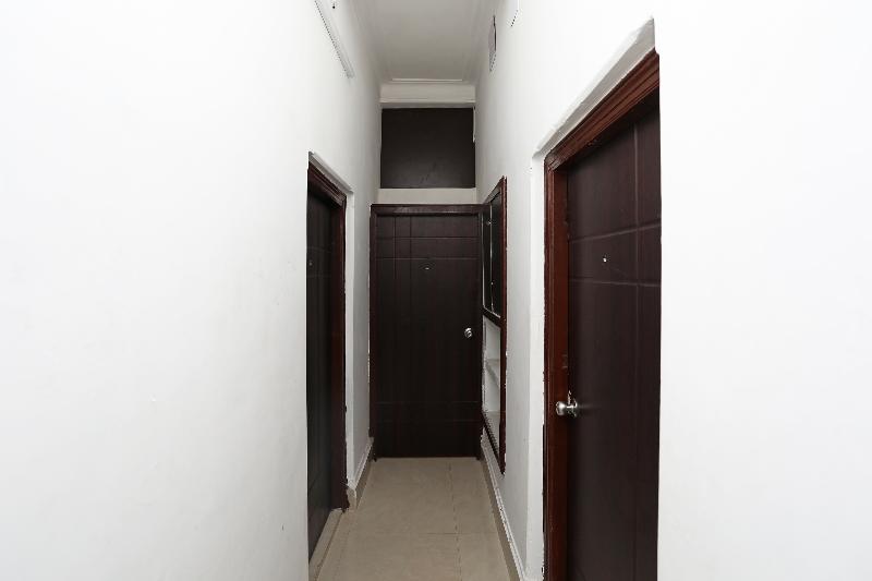 Photo of OYO 11569 Jalan Lake View, 2-star hotel in Kolkata (and vicinity)