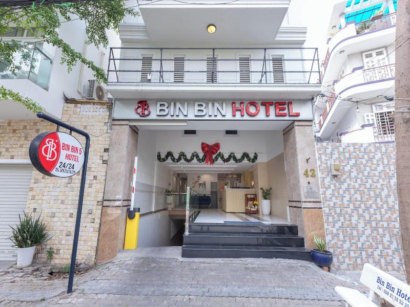 BinBin Hotel 5 - Near Lotte Mart D7, Singapore