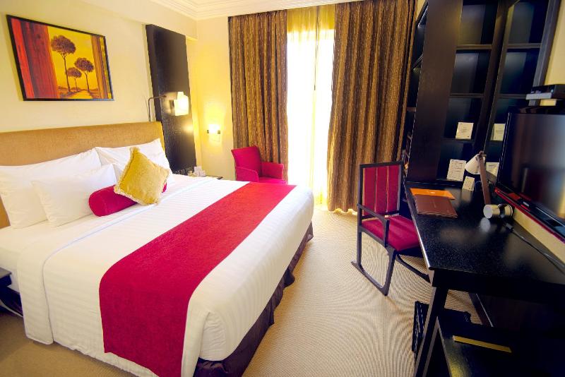 Photo of Sterlings Mac Hotel, 5-star hotel in Bengaluru (and vicinity)