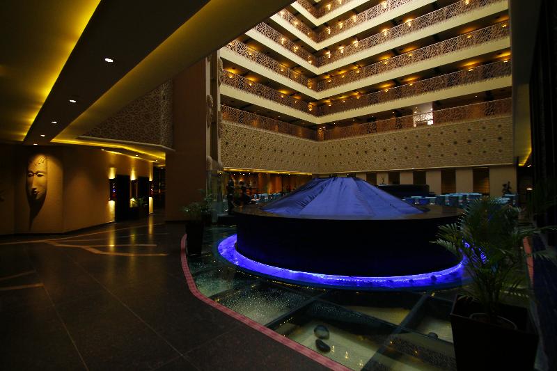 Photo of Sterlings Mac Hotel, 5-star hotel in Bengaluru (and vicinity)
