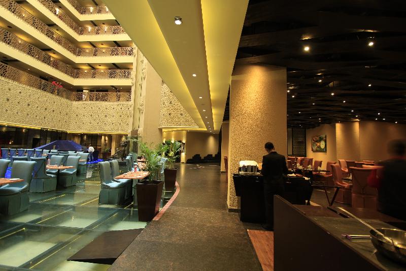 Photo of Sterlings Mac Hotel, 5-star hotel in Bengaluru (and vicinity)