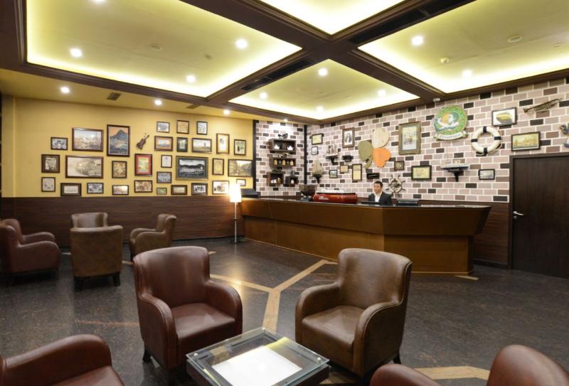 Photo of Sterlings Mac Hotel, 5-star hotel in Bengaluru (and vicinity)