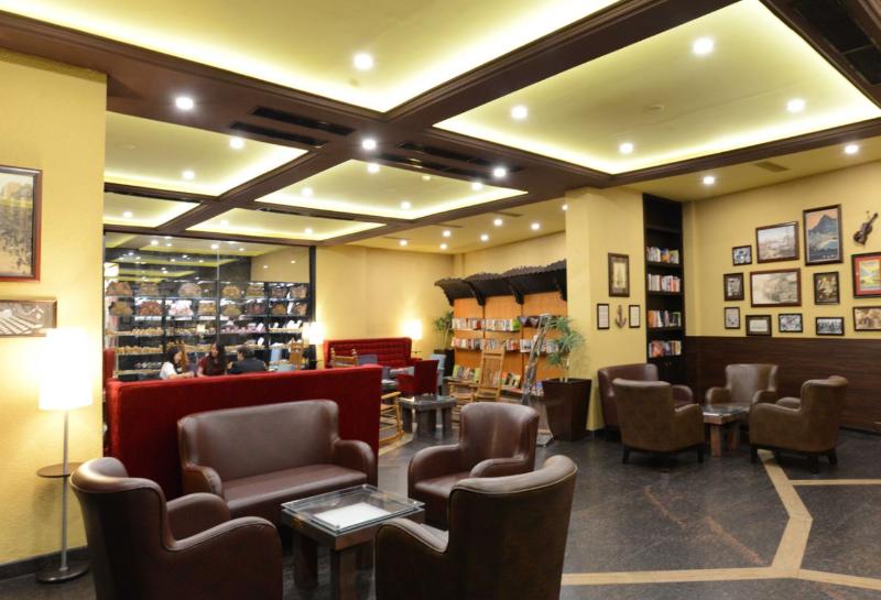 Photo of Sterlings Mac Hotel, 5-star hotel in Bengaluru (and vicinity)