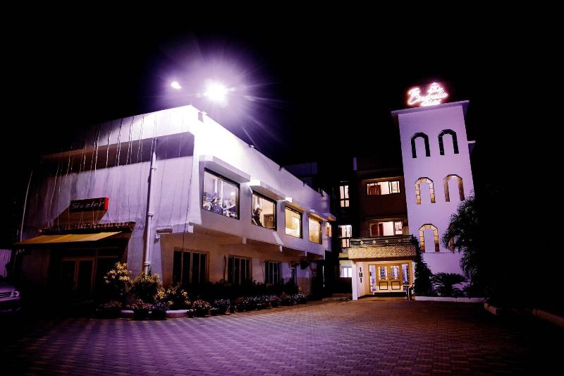 Photo of The Cindrella Hotel, 3-star hotel in Siliguri