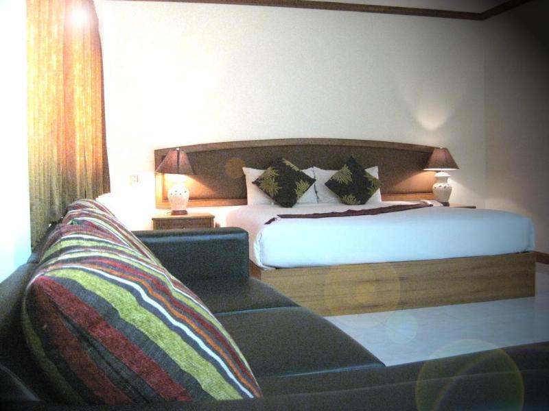 Photo of OYO 859 Golden Land Hotel, 3-star hotel in Chiang Rai