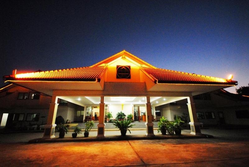 Photo of OYO 859 Golden Land Hotel, 3-star hotel in Chiang Rai