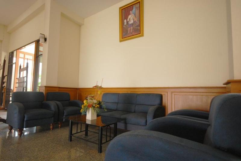 Photo of OYO 859 Golden Land Hotel, 3-star hotel in Chiang Rai