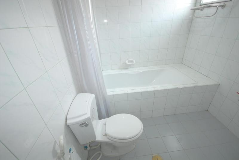 Photo of OYO 859 Golden Land Hotel, 3-star hotel in Chiang Rai