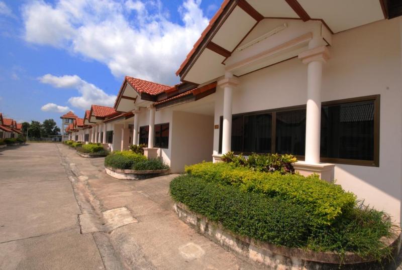 Photo of OYO 859 Golden Land Hotel, 3-star hotel in Chiang Rai