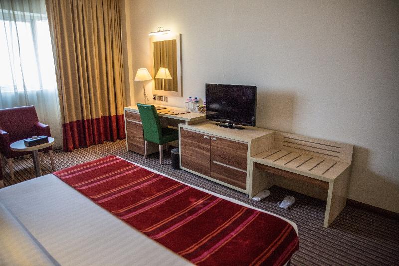 Photo of Saffron Hotel, 4-star hotel in Al Muraqqabat