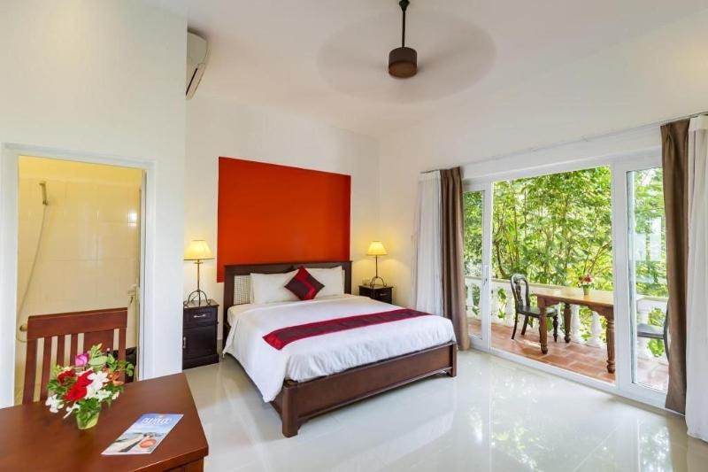 Azura Resort Phu Quoc, Singapore