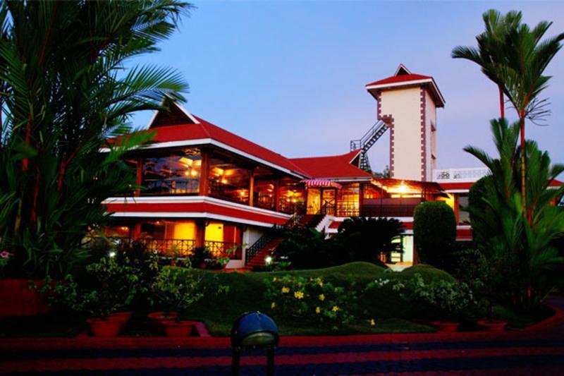 Photo of Sterling Lake Palace Alleppey, 5-star hotel in Alappuzha