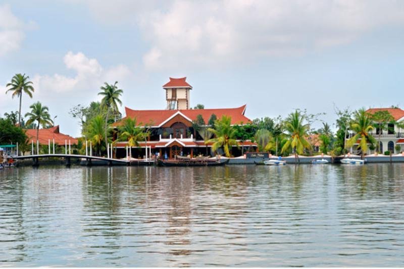 Photo of Sterling Lake Palace Alleppey, 5-star hotel in Alappuzha