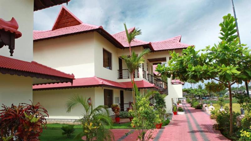 Photo of Sterling Lake Palace Alleppey, 5-star hotel in Alappuzha