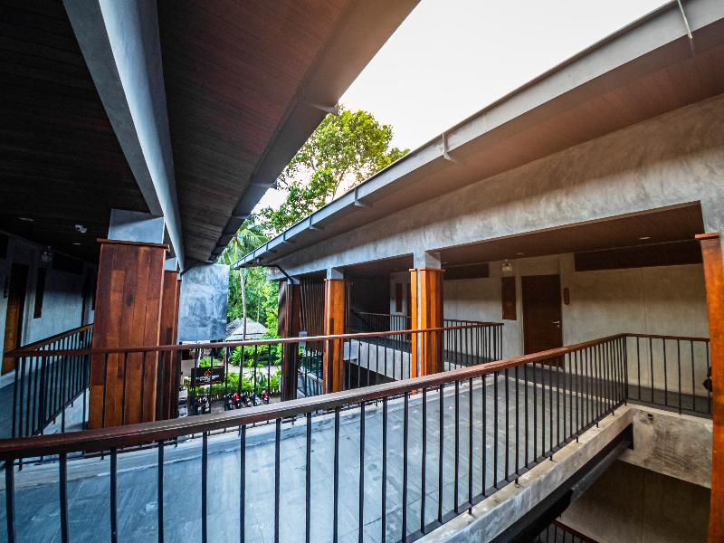 J4 Hotel Samui, Singapore