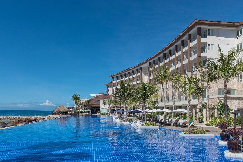 Dusit Thani Mactan Cebu Resort, 5-star hotel in Cebu Island