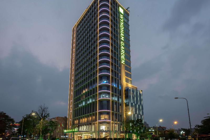 Wyndham Garden Hanoi, Singapore