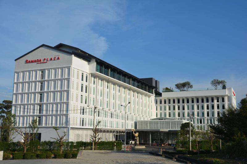 Ramada Plaza by Wyndham Chao Fah, Singapore