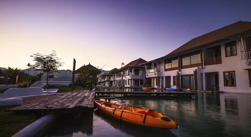 The Oia Resort Pai, Singapore