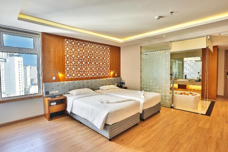 Le's Cham Hotel, Singapore