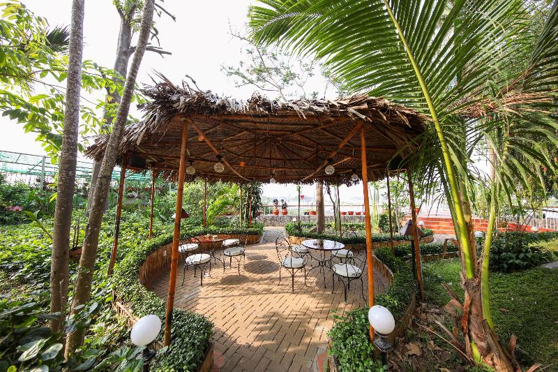 Victoria Chau Doc Hotel, Singapore