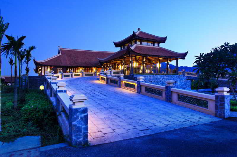Emeralda Resort Ninh Binh, Singapore