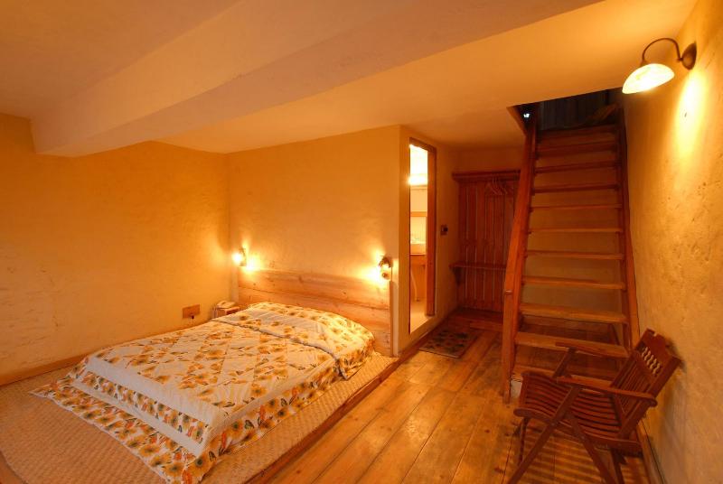 Photo of Chevron Eco Lodge, 3-star hotel in Almora (and vicinity)