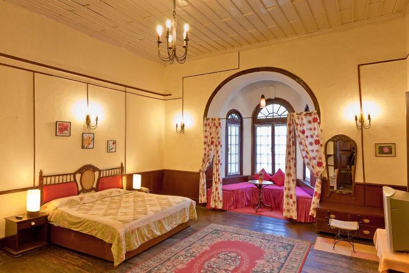 Photo of Chevron Rosemount, 2-star hotel in Almora (and vicinity)