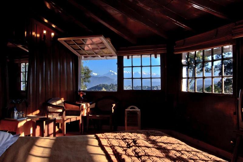 Photo of Chevron Rosemount, 2-star hotel in Almora (and vicinity)