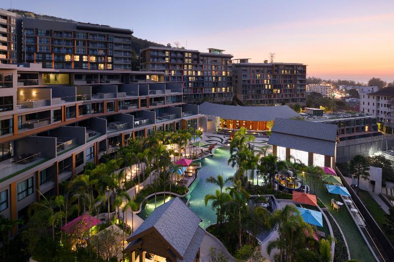 MIDA Grande Resort Phuket, Singapore