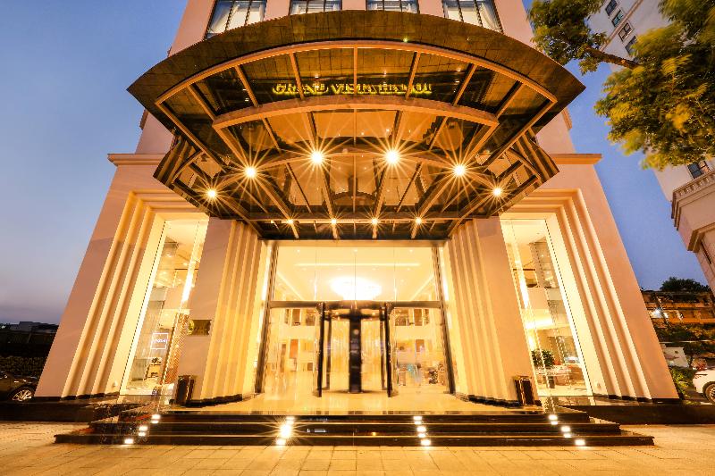 Grand Vista Hanoi, Singapore