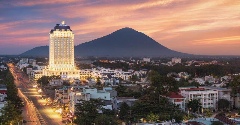 Melia Vinpearl Tay Ninh, Singapore