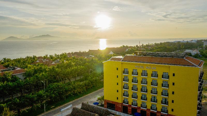 Fivitel Hoi An Hotel, Singapore