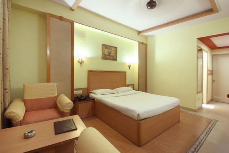 Hotel Roopa exterior, 3-Star hotel in Mysore