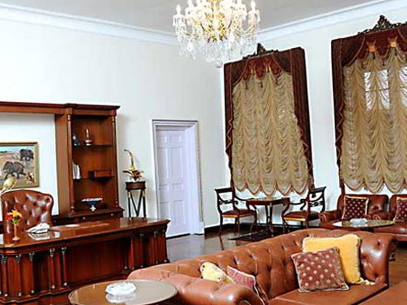 The Lalit Grand Palace Srinagar, 5-star hotel in Srinagar (and vicinity)