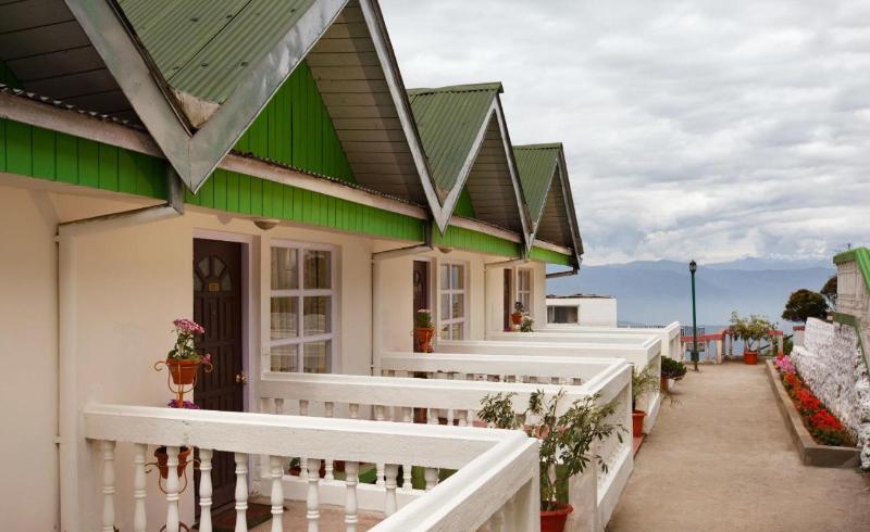 Sterling Darjeeling, 4-star hotel in Darjeeling