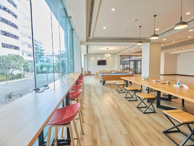 Photo of The Royal City Hotel, 3-star hotel in Bang Phlat