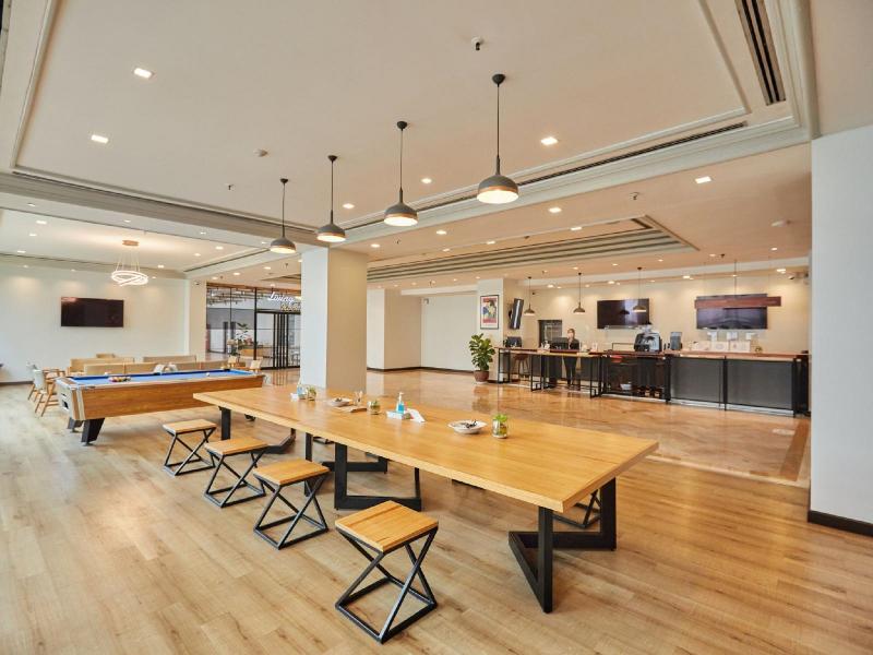 Photo of The Royal City Hotel, 3-star hotel in Bang Phlat