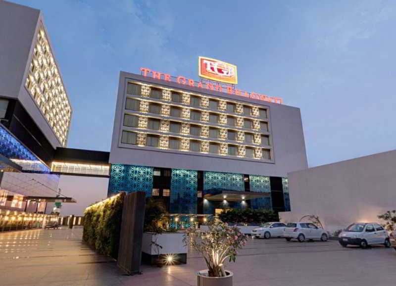 Orange Megastructure LLP, 4-star hotel in Surat