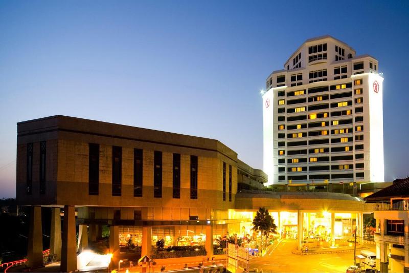 Thumrin Hotel, Singapore