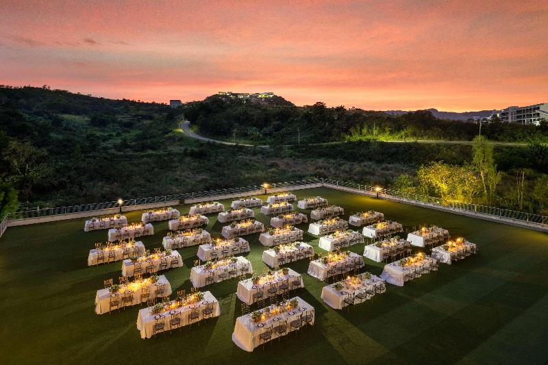 Photo of Hilton Clark Sun Valley Resort, 5-star hotel in Angeles City (and vicinity)