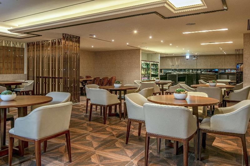 Photo of Hilton Clark Sun Valley Resort, 5-star hotel in Angeles City (and vicinity)