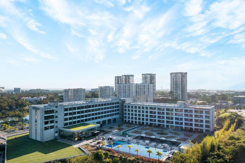 Photo of Hilton Clark Sun Valley Resort, 5-star hotel in Angeles City (and vicinity)