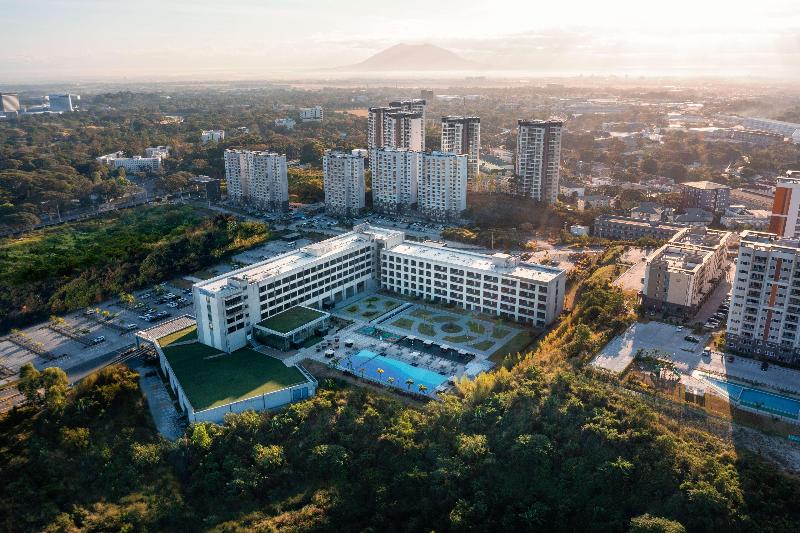 Photo of Hilton Clark Sun Valley Resort, 5-star hotel in Angeles City (and vicinity)