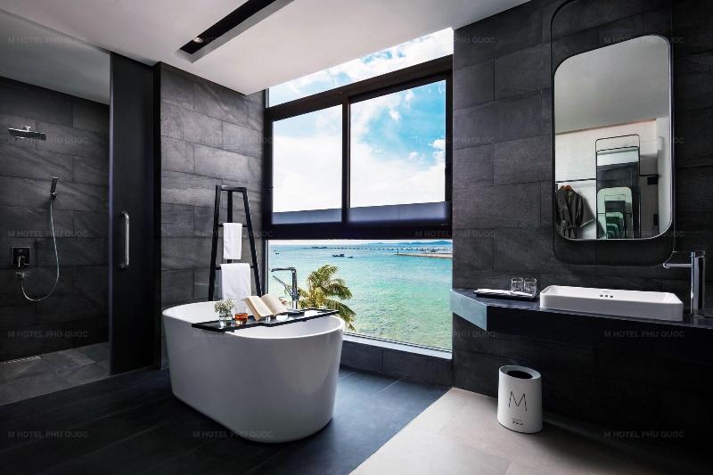 M Hotel Phu Quoc, Singapore